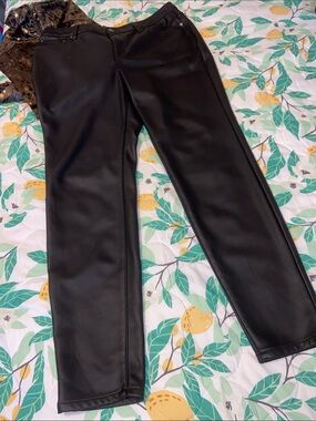 BLACK NEEDLE&CLOTH FAUX LEATHER PANTS Pleather Skinny Ankle EUC Like New
